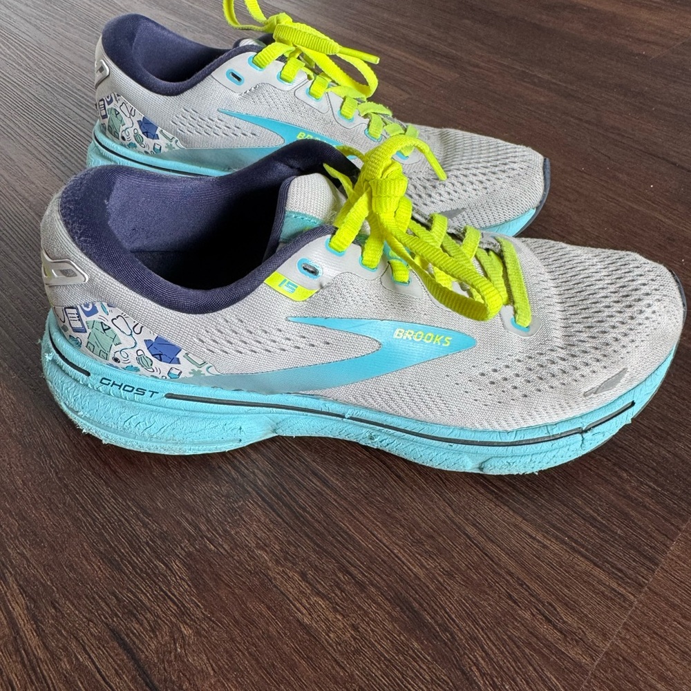 Brooks Women's Ghost 15 Shoes - Healthcare
